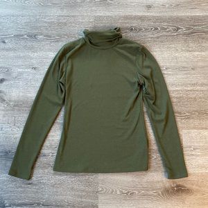 Sunday in Brooklyn Anthropologie turtleneck Sweater, size small